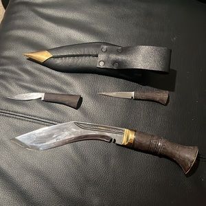 Handcrafted Brown and Silver Knife Set